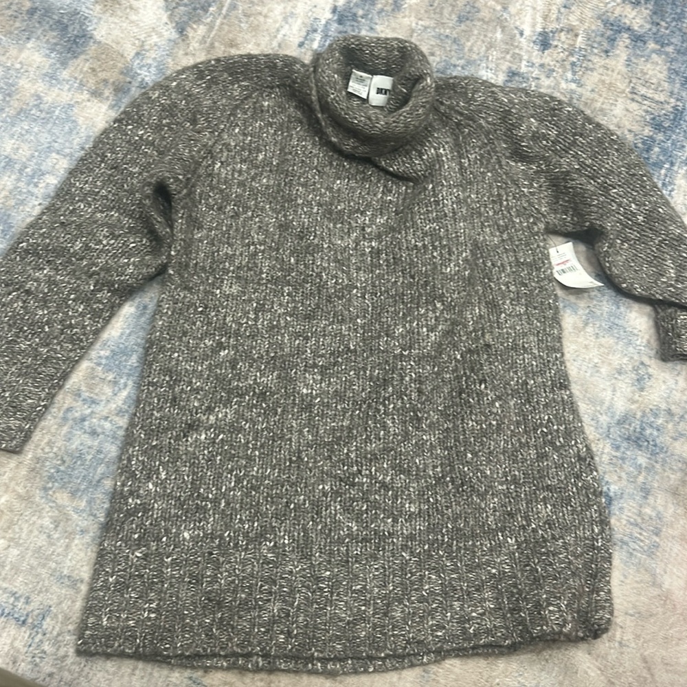 DKNY Women’s Turtleneck Sweater Sz m